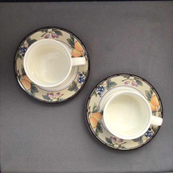 Set of 2 Mikasa Intaglio "Garden Harvest" pattern Demi cups with saucers - Picture 2 of 7
